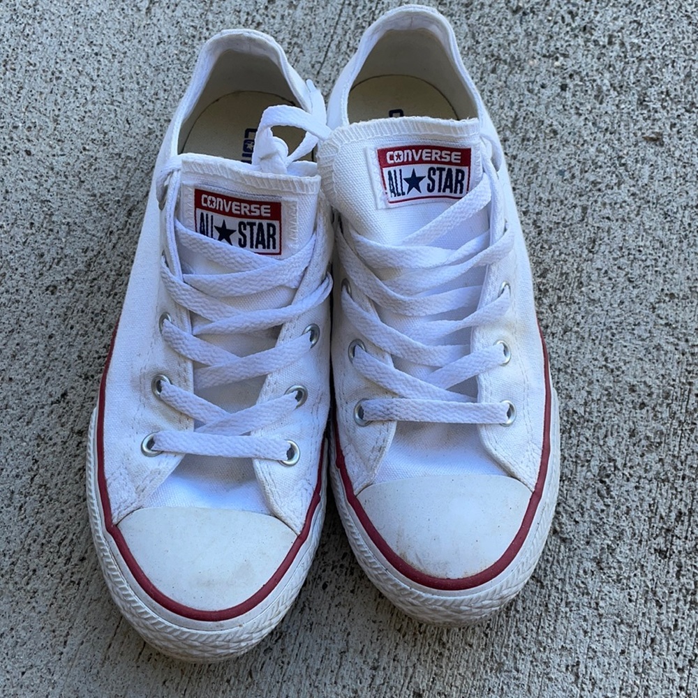 Chuck Taylor All Star 5.5
UNISEX LOW TOP SHOE